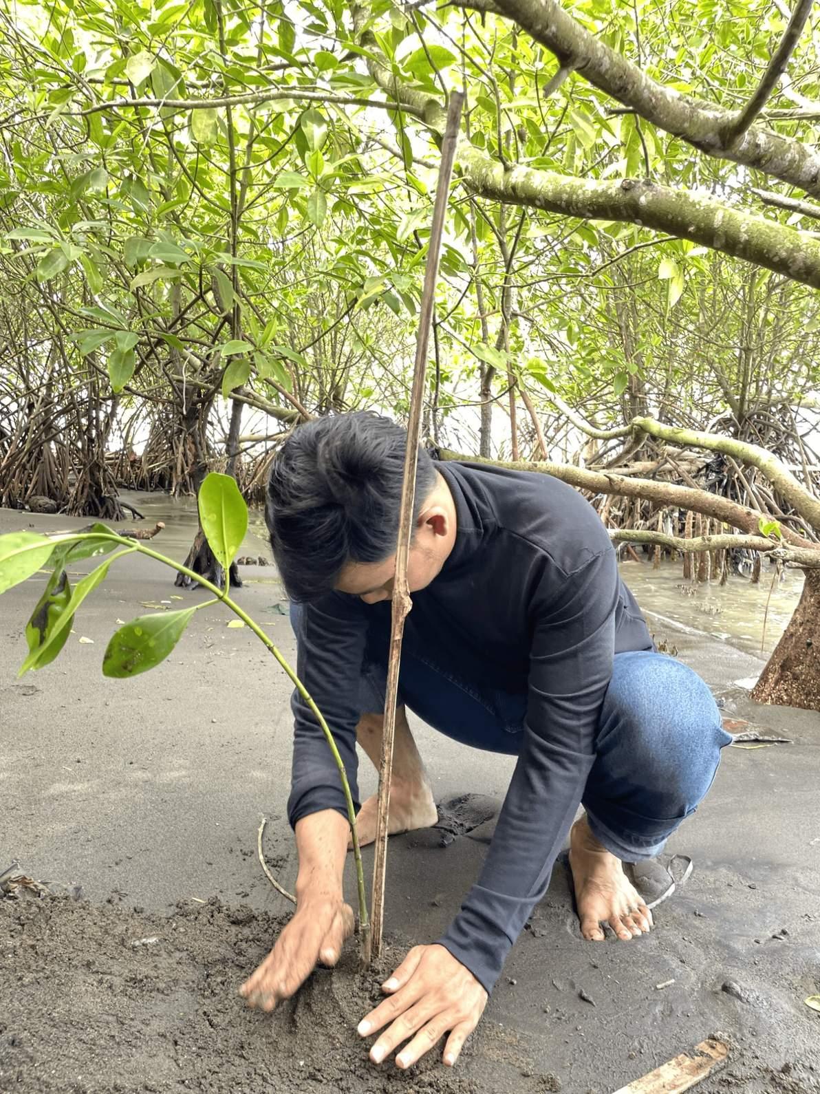 Aksi Bersih Pantai: Seaside Revival Ajak Masyarakat Pulihkan Pesisir